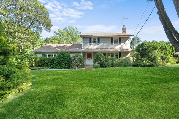 Backyard, Exterior, Facade, Split Level