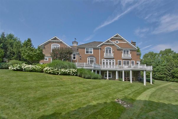 Backyard, Exterior, Facade, Queen Anne Victorian