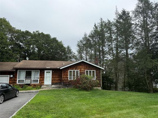 Attached, Exterior, Facade, Ranch