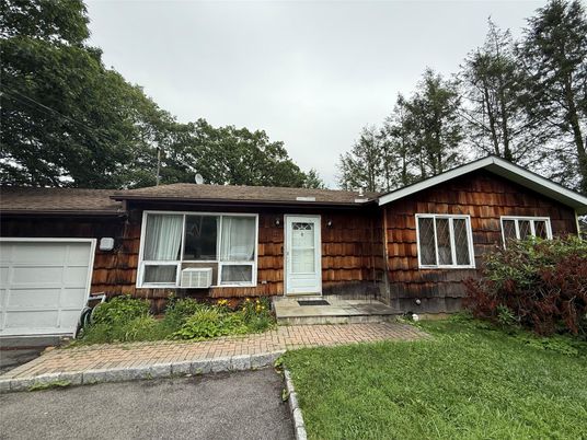 Attached, Exterior, Facade, Ranch