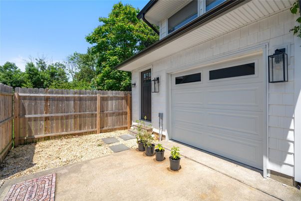 Detached Garage, Exterior