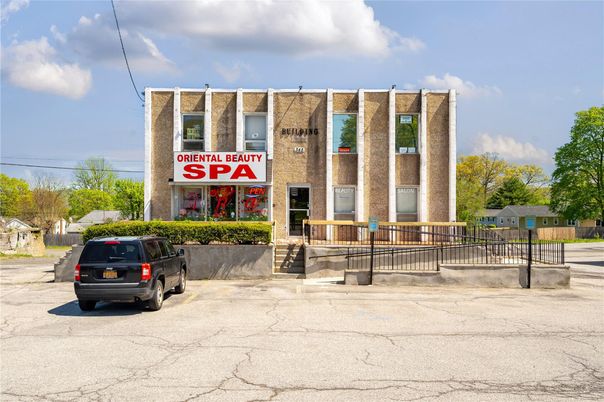 Exterior, Facade, None