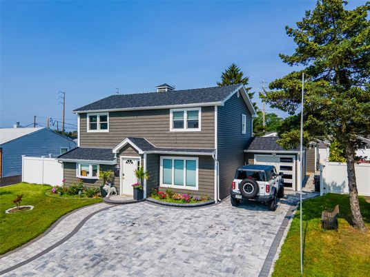 Attached, Exterior, Facade, Raised Ranch