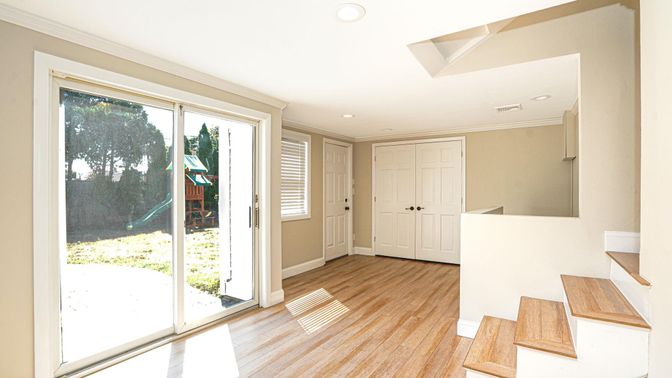 Interior, Recessed Lighting, Wood Texture Flooring