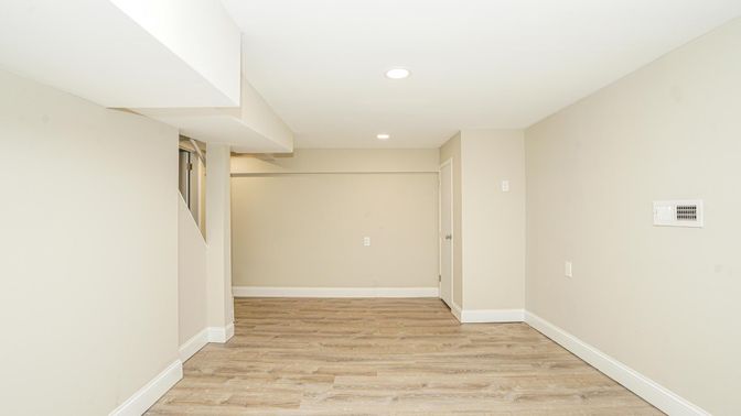 Empty room, Interior, Recessed Lighting, Wood Texture Flooring