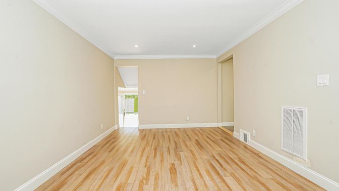 Empty room, Interior, Recessed Lighting, Wood Texture Flooring