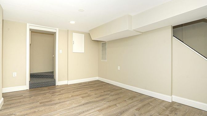 Empty room, Interior, Recessed Lighting, Wood Texture Flooring