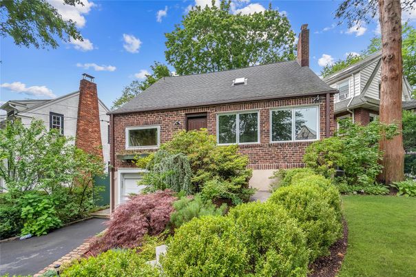 Attached, Exterior, Facade, Brick Facade, Cape Cod