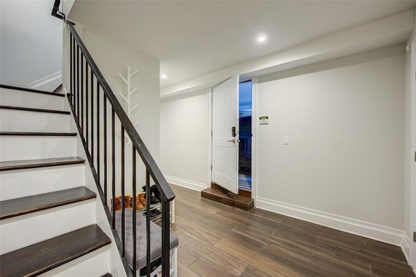 Interior, Recessed Lighting, Wood Texture Flooring