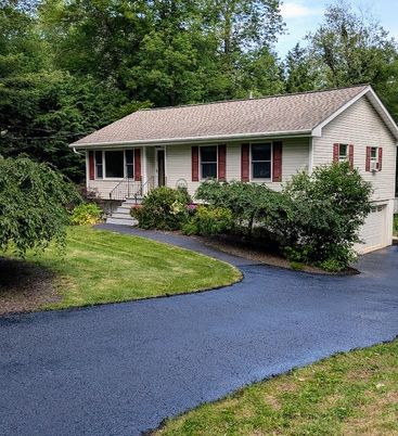 Attached, Exterior, Facade, Ranch