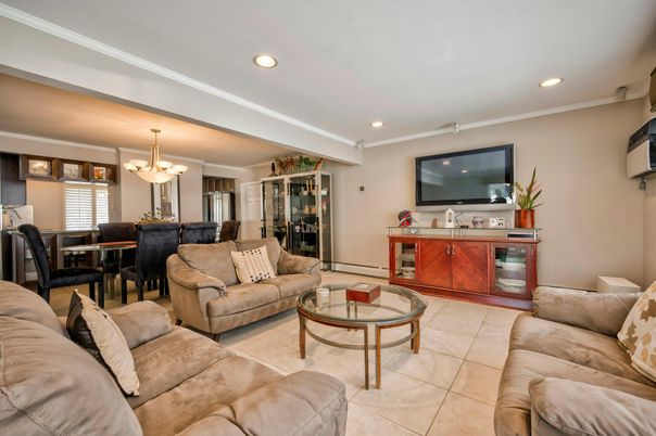 Chandelier, Dining room, Interior, Living room, Recessed Lighting