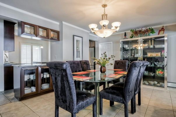 Chandelier, Dining room, Interior