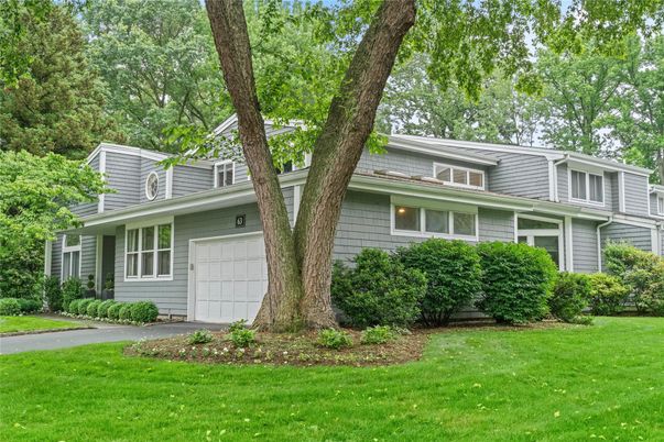 Attached, Exterior, Facade, Cape Cod
