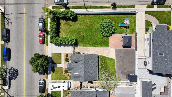 Exterior, Drone