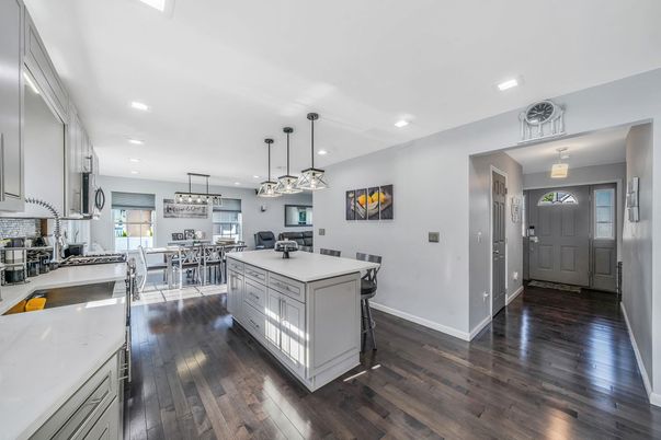 Dining room, Interior, Kitchen, Pendant Lights, Recessed Lighting, Wood Texture Flooring