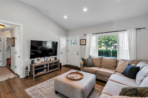 Interior, Living room, Recessed Lighting, Wood Texture Flooring