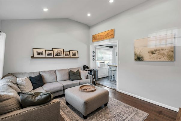 Interior, Living room, Recessed Lighting, Wood Texture Flooring