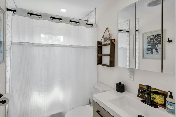 Bathroom, Interior, Recessed Lighting