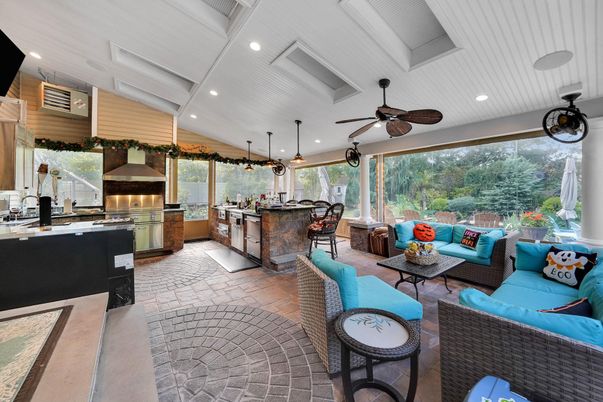 Dining room, Interior, Kitchen, Living room, Pendant Lights, Recessed Lighting, Stainless Steel Appliances