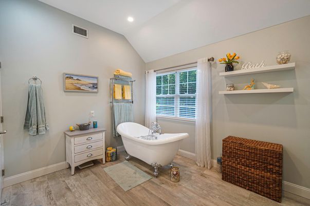 Bathroom, Free Standing Baths, Interior, Recessed Lighting, Wood Texture Flooring