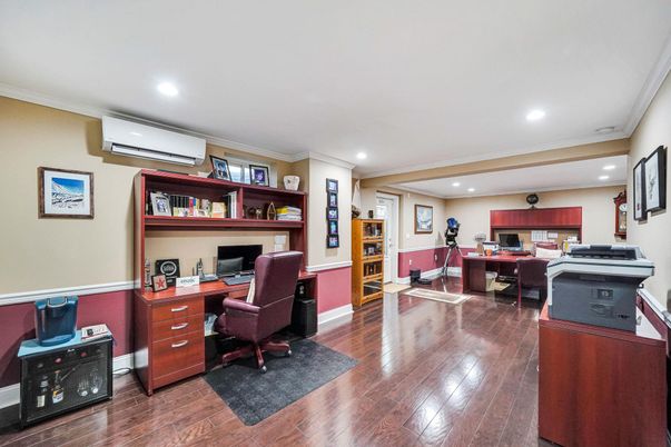Home Office, Interior, Recessed Lighting, Wood Texture Flooring