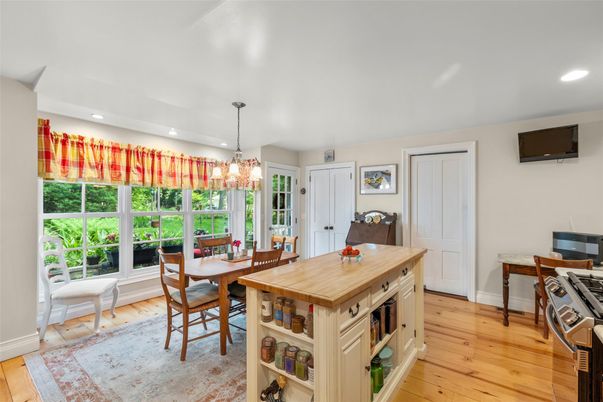 Chandelier, Dining room, Interior, Kitchen, Recessed Lighting, Wood Texture Flooring