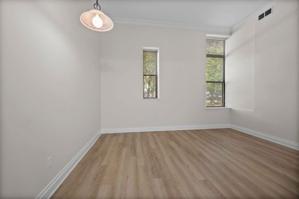 Empty room, Interior, Pendant Lights, Wood Texture Flooring