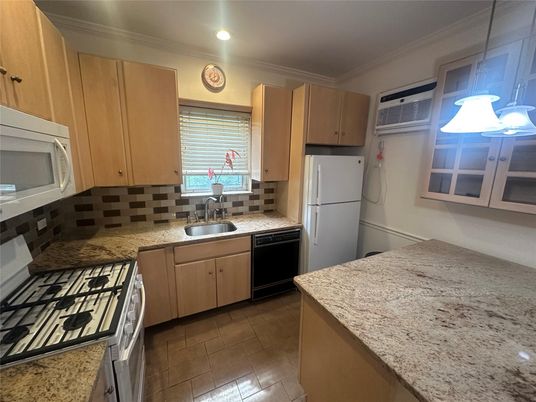Interior, Kitchen, Pendant Lights, Recessed Lighting