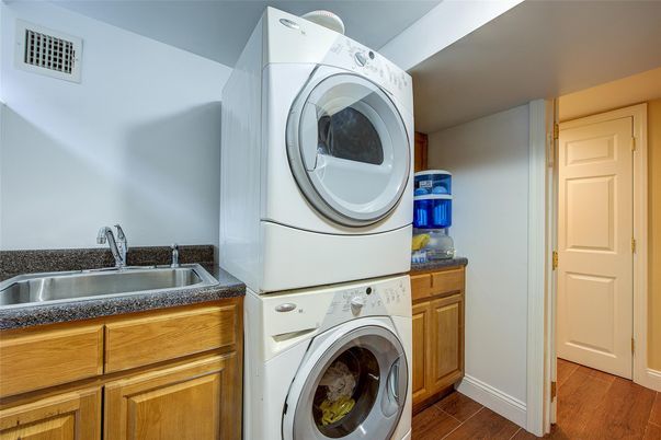 Interior, Utility Closets, Washer, Wood Texture Flooring