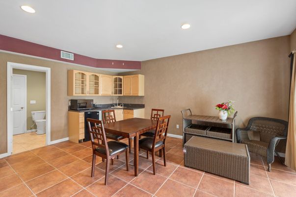 Dining room, Interior, Recessed Lighting