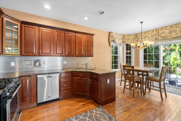 Chandelier, Dining room, Interior, Kitchen, Recessed Lighting, Wood Texture Flooring