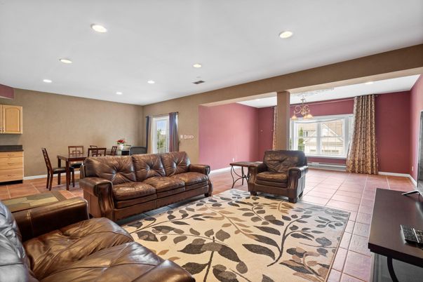 Dining room, Interior, Living room, Recessed Lighting