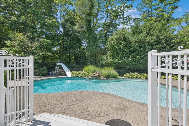 Exterior, Playground, Pool