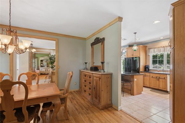 Chandelier, Dining room, Interior, Kitchen, Pendant Lights, Recessed Lighting, Wood Texture Flooring