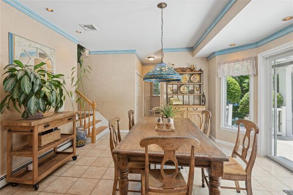 Dining room, Interior, Pendant Lights, Recessed Lighting