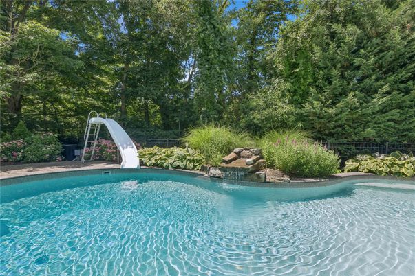Exterior, Playground, Pool
