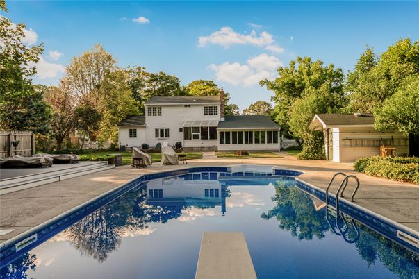 Exterior, Pool