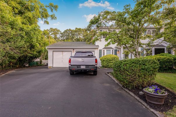 Detached Garage, Exterior