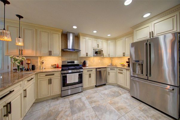 Interior, Kitchen, Pendant Lights, Recessed Lighting, Stainless Steel Appliances