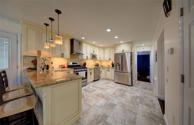 Interior, Kitchen, Pendant Lights, Recessed Lighting, Stainless Steel Appliances