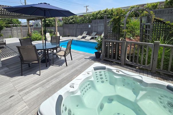 Exterior, Hot Tub, Pool