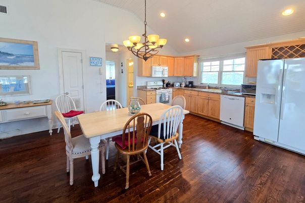 Chandelier, Dining room, Interior, Kitchen, Recessed Lighting, Wood Texture Flooring