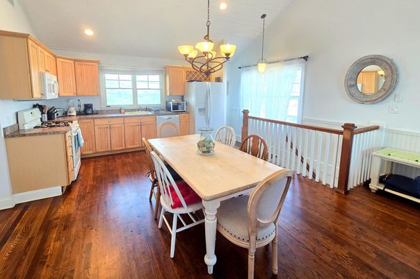 Chandelier, Dining room, Interior, Kitchen, Recessed Lighting, Wood Texture Flooring