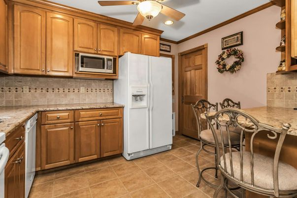Dining room, Interior, Kitchen, Recessed Lighting