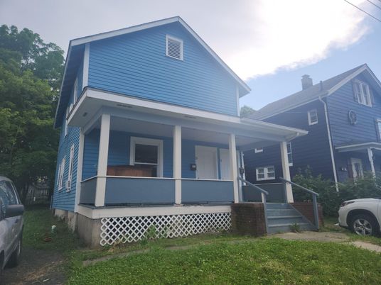 Exterior, Facade, American Craftsman