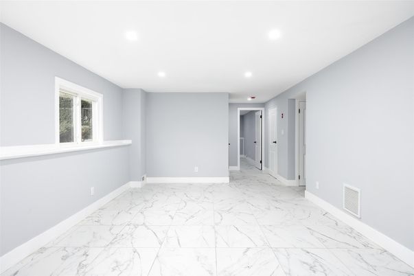 Empty room, Interior, Marble, Recessed Lighting