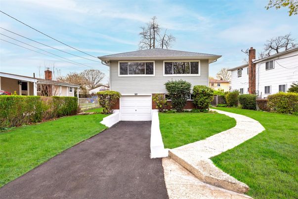 Attached, Backyard, Exterior, Facade, Split Level