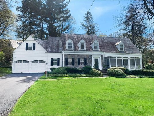 Attached, Exterior, Facade, Cape Cod