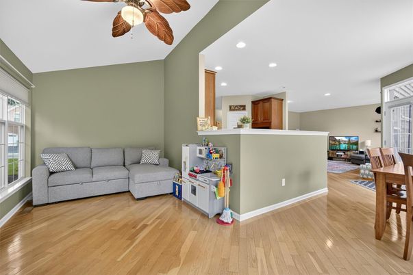 Interior, Recessed Lighting, Wood Texture Flooring