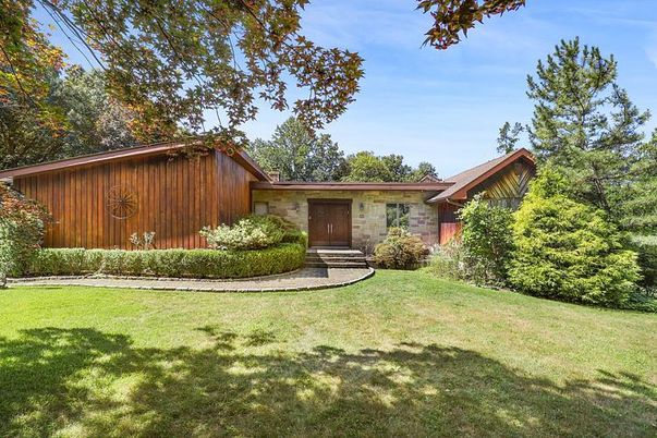 Backyard, Exterior, Facade, Ranch